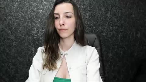 marielleanker online show from November 15, 2025, 12:52 am