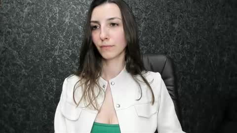 marielleanker online show from November 19, 2025, 5:02 pm