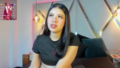 Snapshot of marielqueenx chatting on March 7, 2025, 5:29 am Viviana online show from March 7, 2025, 5:29 am