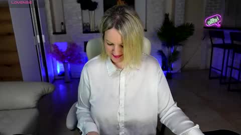 mariemlui online show from March 25, 2026, 3:51 pm