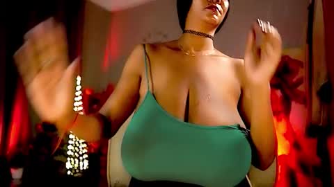 Nikita - Scroll down and read my bio please. New Pictures in Bio online show from January 8, 2026, 9:39 pm