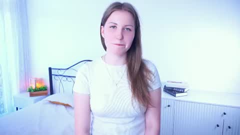 Snapshot of marileerunnels chatting on June 11, 2026, 7:50 am Sofie online show from June 11, 2026, 7:50 am