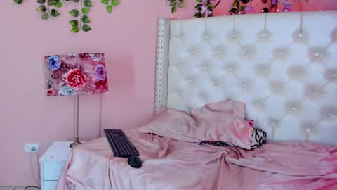 Snapshot of marilymx chatting on July 7, 2026, 1:26 pm mari online show from July 7, 2026, 1:26 pm