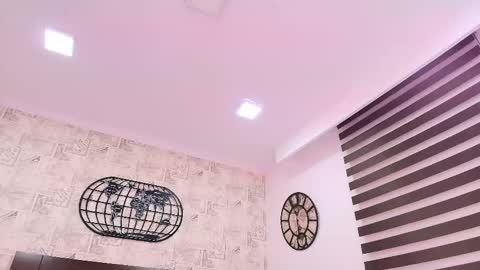 MARIYLN BLAKE  online show from November 15, 2025, 1:29 pm