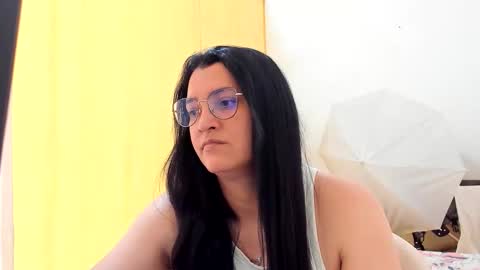 Snapshot of marilyn_garcia chatting on May 22, 2026, 5:29 pm MARILYN SEXY online show from May 22, 2026, 5:29 pm