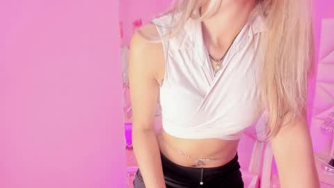 Stefany  online show from November 26, 2025, 7:59 pm