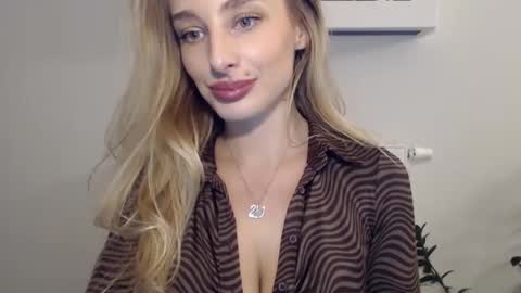 Snapshot of marilyndevilish chatting on December 19, 2024, 3:41 pm MarilynDevilish online show from December 19, 2024, 3:41 pm