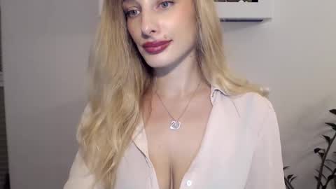 Snapshot of marilyndevilish chatting on January 16, 2025, 10:02 pm MarilynDevilish online show from January 16, 2025, 10:02 pm