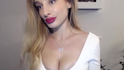 Snapshot of marilyndevilish chatting on January 17, 2025, 10:56 pm MarilynDevilish online show from January 17, 2025, 10:56 pm