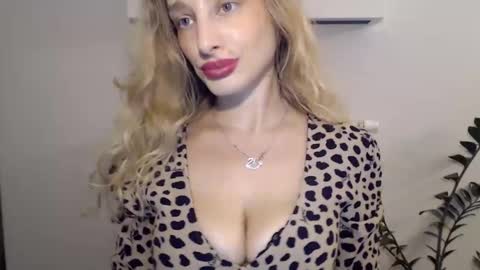 Snapshot of marilyndevilish chatting on January 30, 2025, 4:02 pm MarilynDevilish online show from January 30, 2025, 4:02 pm