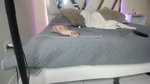 marilynetthan online show from March 12, 2025, 8:41 pm