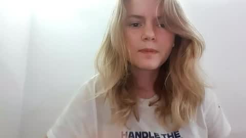 Esma online show from December 5, 2025, 12:47 pm