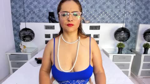 Marilyn Vega online show from December 14, 2024, 3:51 am