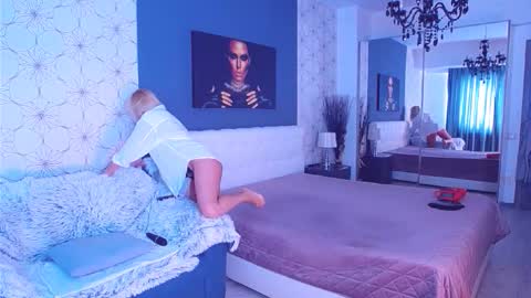 Mary Mais online show from October 15, 2025, 7:08 am