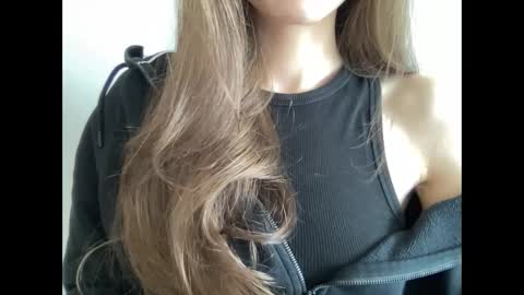 Snapshot of marinalovenow chatting on February 24, 2025, 9:32 am Marina online show from February 24, 2025, 9:32 am