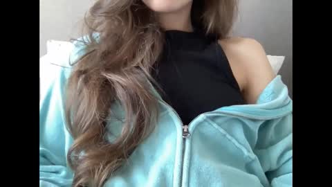 Snapshot of marinalovenow chatting on February 25, 2025, 12:03 pm Marina online show from February 25, 2025, 12:03 pm