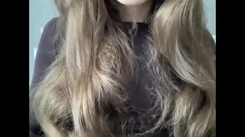 Snapshot of marinalovenow chatting on February 27, 2025, 8:17 am Marina online show from February 27, 2025, 8:17 am