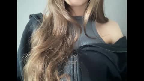 Snapshot of marinalovenow chatting on February 28, 2025, 1:14 pm Marina online show from February 28, 2025, 1:14 pm