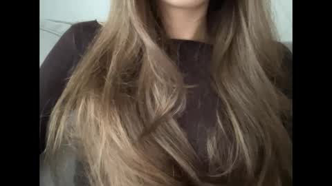 Snapshot of marinalovenow chatting on March 1, 2025, 8:23 am Marina online show from March 1, 2025, 8:23 am