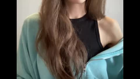 Snapshot of marinalovenow chatting on March 3, 2025, 9:44 am Marina online show from March 3, 2025, 9:44 am