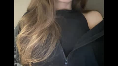 Snapshot of marinalovenow chatting on March 4, 2025, 5:11 am Marina online show from March 4, 2025, 5:11 am