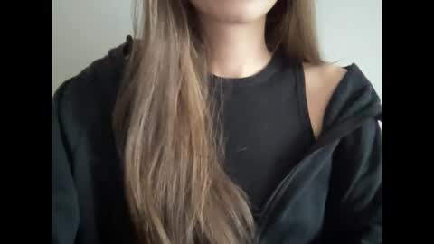 Snapshot of marinalovenow chatting on March 4, 2025, 12:12 pm Marina online show from March 4, 2025, 12:12 pm