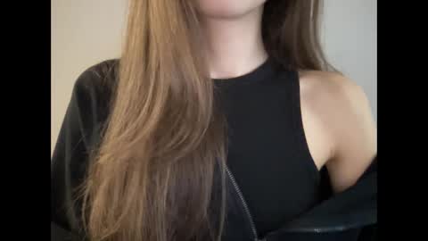 Snapshot of marinalovenow chatting on March 4, 2025, 3:26 pm Marina online show from March 4, 2025, 3:26 pm