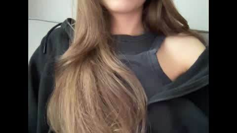 Snapshot of marinalovenow chatting on March 5, 2025, 6:12 am Marina online show from March 5, 2025, 6:12 am