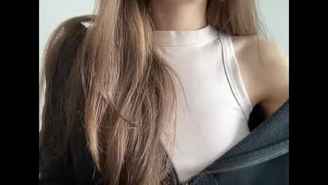 Snapshot of marinalovenow chatting on March 6, 2025, 7:57 am Marina online show from March 6, 2025, 7:57 am