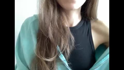 Snapshot of marinalovenow chatting on March 7, 2025, 9:40 am Marina online show from March 7, 2025, 9:40 am