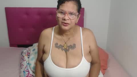 Marina  online show from November 9, 2025, 1:20 pm