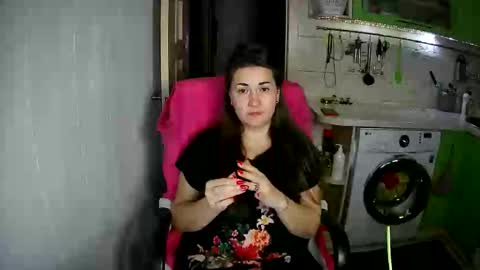 Snapshot of marinettaqhot chatting on January 24, 2025, 6:35 pm MarinettaQhot online show from January 24, 2025, 6:35 pm