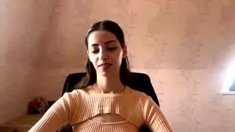 Snapshot of marinvorsburgh chatting on June 19, 2026, 8:18 am Anny online show from June 19, 2026, 8:18 am