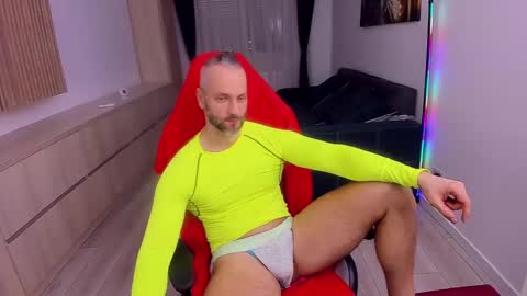 Snapshot of marismuscle chatting on February 5, 2025, 8:00 am MarisMuscle online show from February 5, 2025, 8:00 am