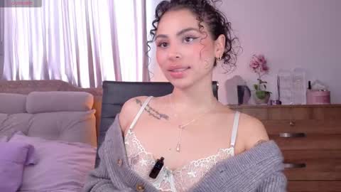 Snapshot of marivimichel03 chatting on September 12, 2025, 7:25 pm online show from September 12, 2025, 7:25 pm