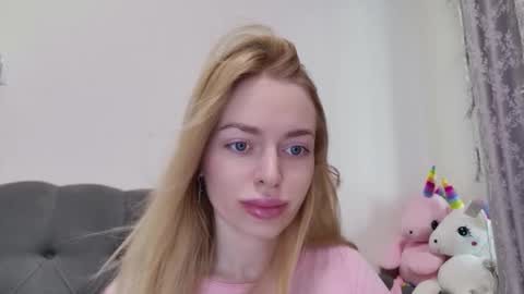 Snapshot of mariwell chatting on May 17, 2026, 2:42 am mariwell online show from May 17, 2026, 2:42 am
