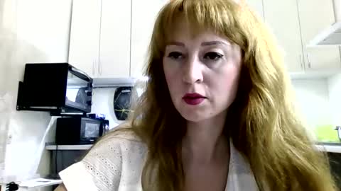 mariza_love359092 online show from March 25, 2026, 7:09 pm