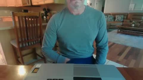 Mark online show from October 8, 2025, 2:47 pm