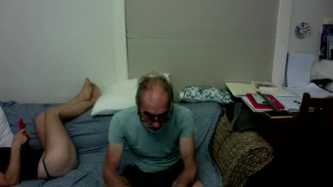 Snapshot of mark_and_lola chatting on January 7, 2026, 6:32 pm mark_and_lola online show from January 7, 2026, 6:32 pm