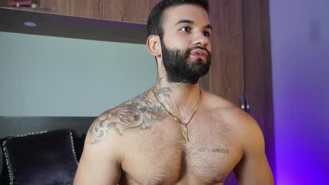 Mark online show from October 13, 2025, 8:42 pm