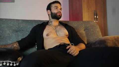 Mark online show from October 30, 2025, 9:15 pm