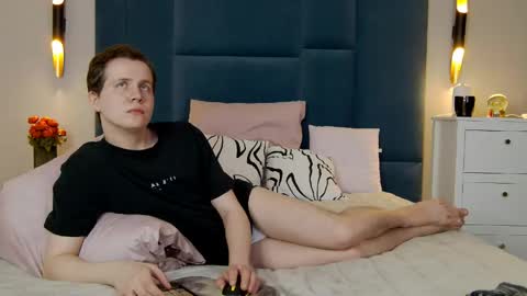 Mark online show from March 24, 2026, 10:04 pm