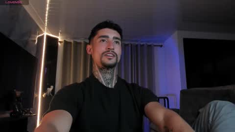 Snapshot of mark_kamper chatting on October 31, 2025, 12:33 am  mark kamper  online show from October 31, 2025, 12:33 am