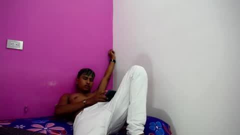 mark_latin18 online show from February 7, 2025, 7:06 pm