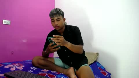 mark_latin18 online show from February 9, 2025, 6:22 am