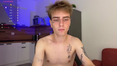 Snapshot of mark_lovrov chatting on September 18, 2025, 1:13 pm Mark 3 online show from September 18, 2025, 1:13 pm