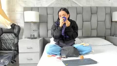 markandphilip  online show from October 25, 2025, 12:13 pm