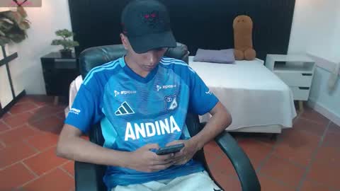 markbowie online show from December 2, 2025, 8:26 pm