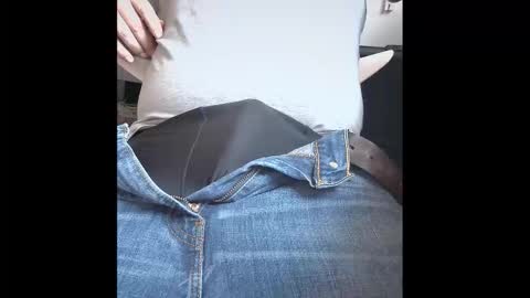 Snapshot of markus81xxx chatting on September 20, 2025, 1:12 pm markus81xxx online show from September 20, 2025, 1:12 pm