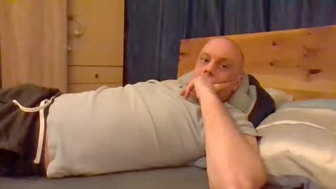 markus_7 online show from April 19, 2026, 6:10 pm